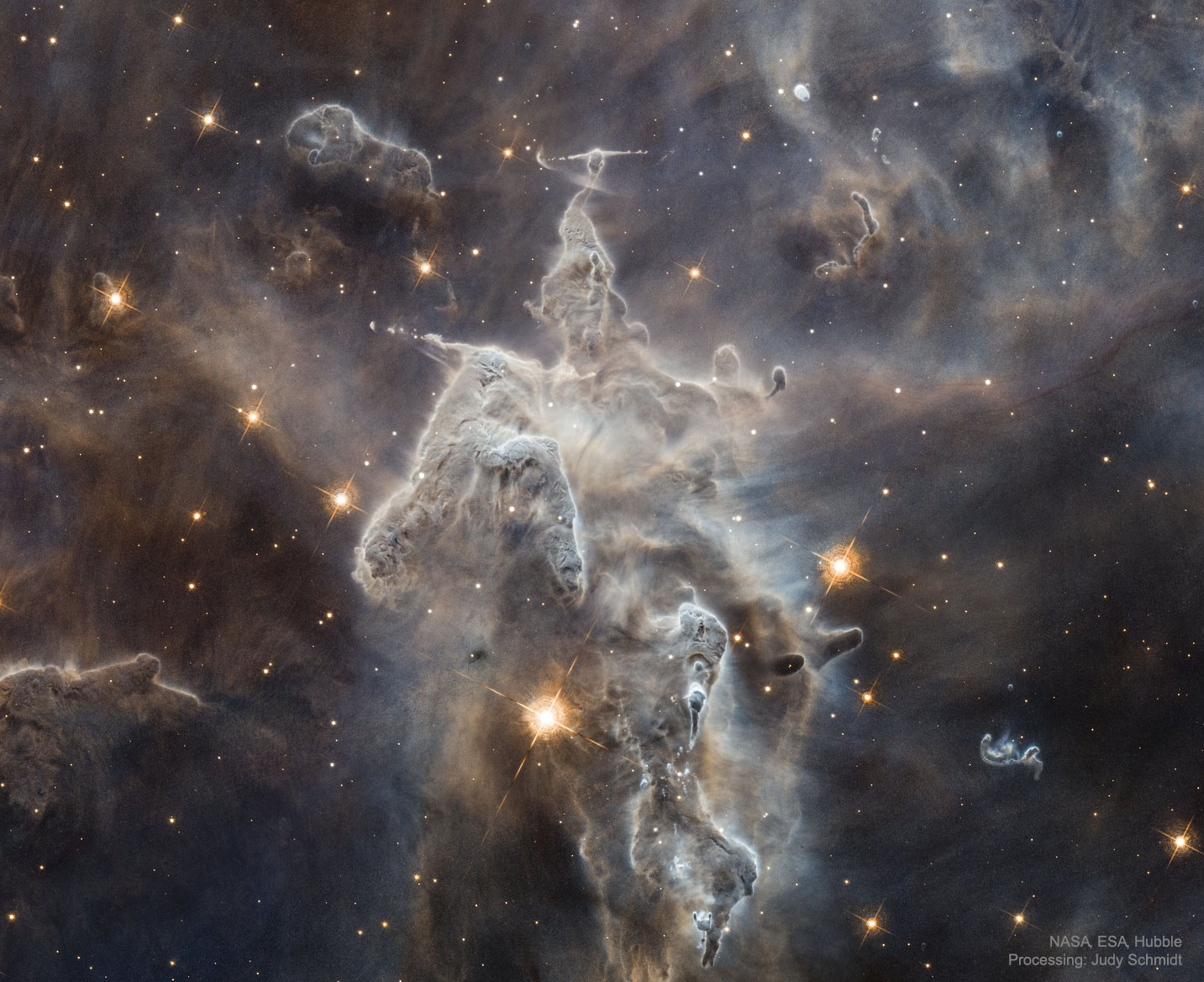 MysticPillar_HubbleSchmidt_1433.jpg
