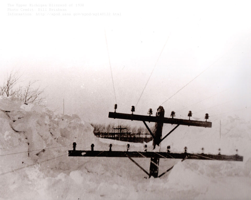 snowpoles_brinkman_960.jpg